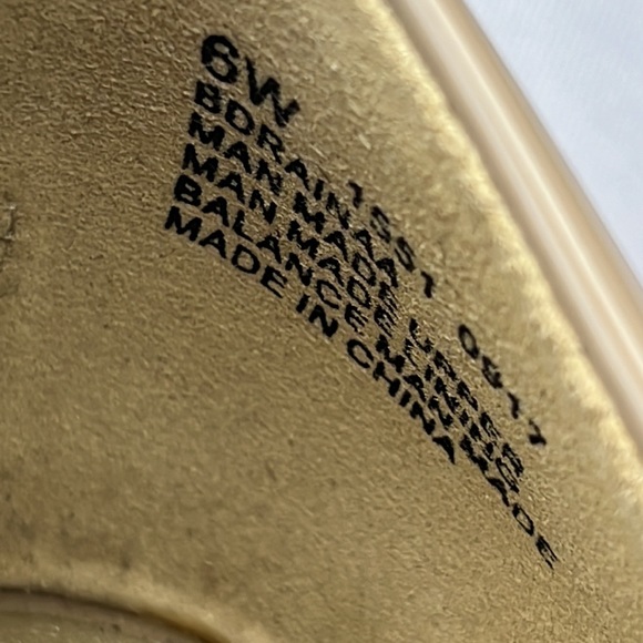 Bandolino peep-toe glossy tan shoes 6W - Picture 10 of 10